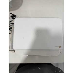 HP Chromebook 14-db0030nr 14 inch AMD A4-9120C 4GB RAM 32GB eMMC Snow White